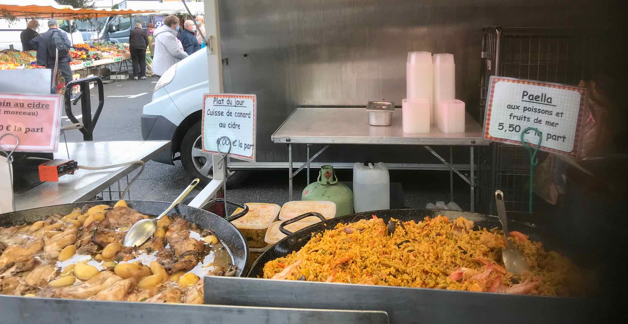 ready meals available in Pont l'Eveque market